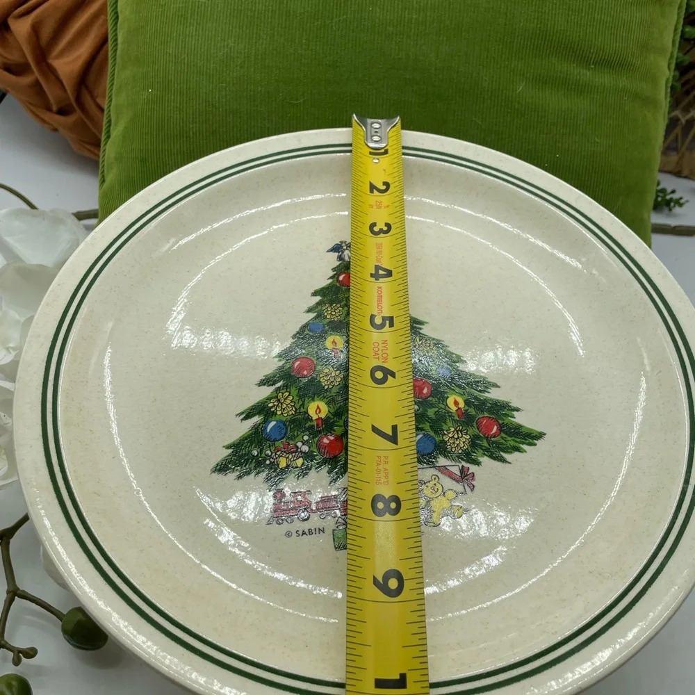 Vintage Sabin 10 inch Plate with Christmas Tree Pattern - Picture 7 of 7